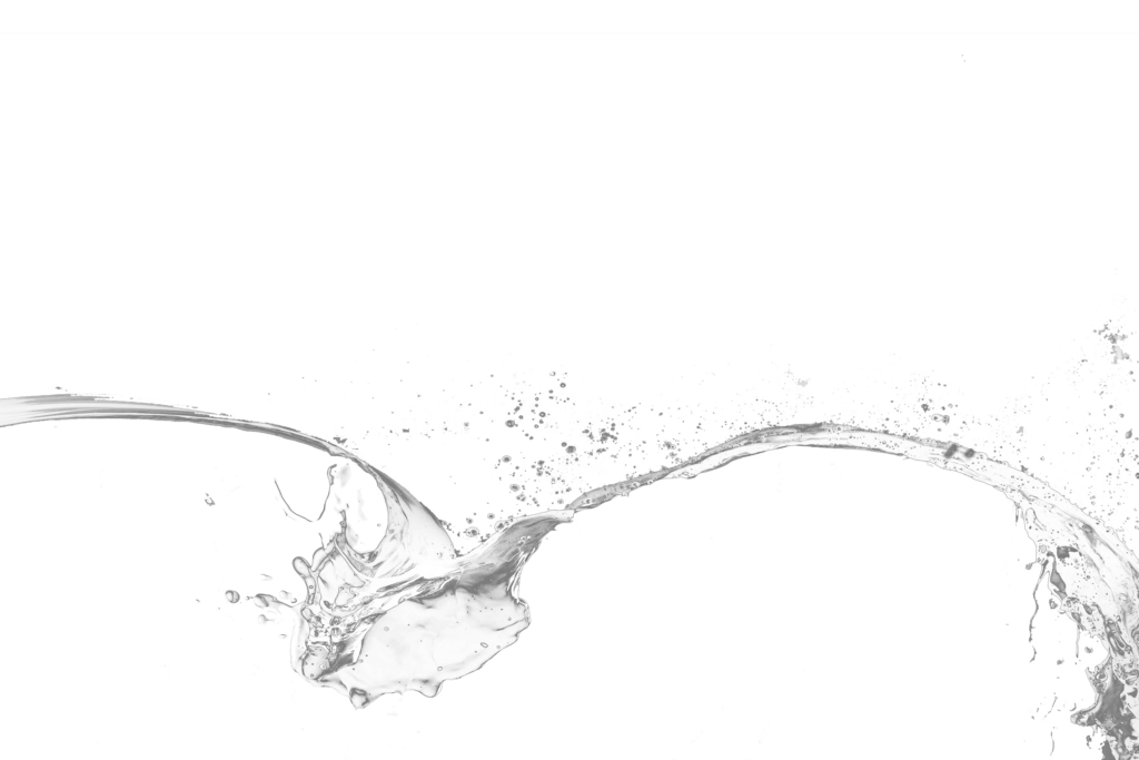 Dynamische waterbeweging tegen een zwarte achtergrond.