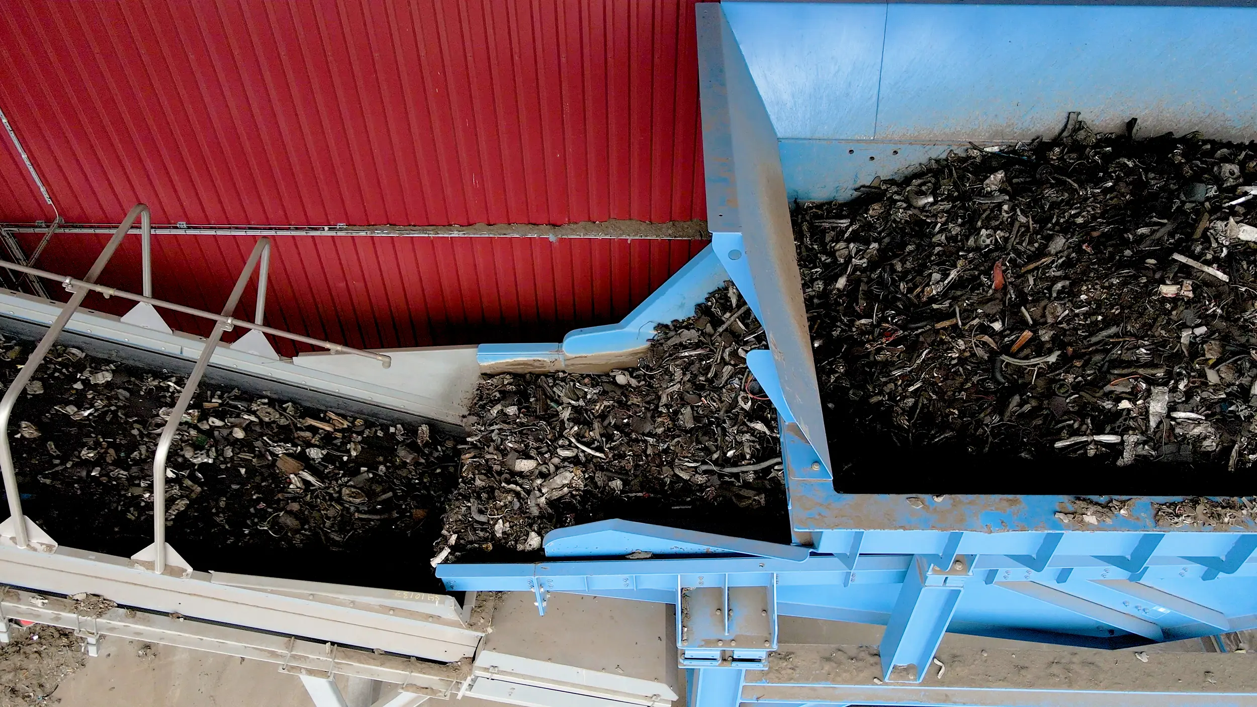 De ActiveFEED levert precies de door de sorteermachine benodigde doelhoeveelheid – volledig automatisch en individueel afgestemd op de sorteermachine en het betreffende invoermateriaal.