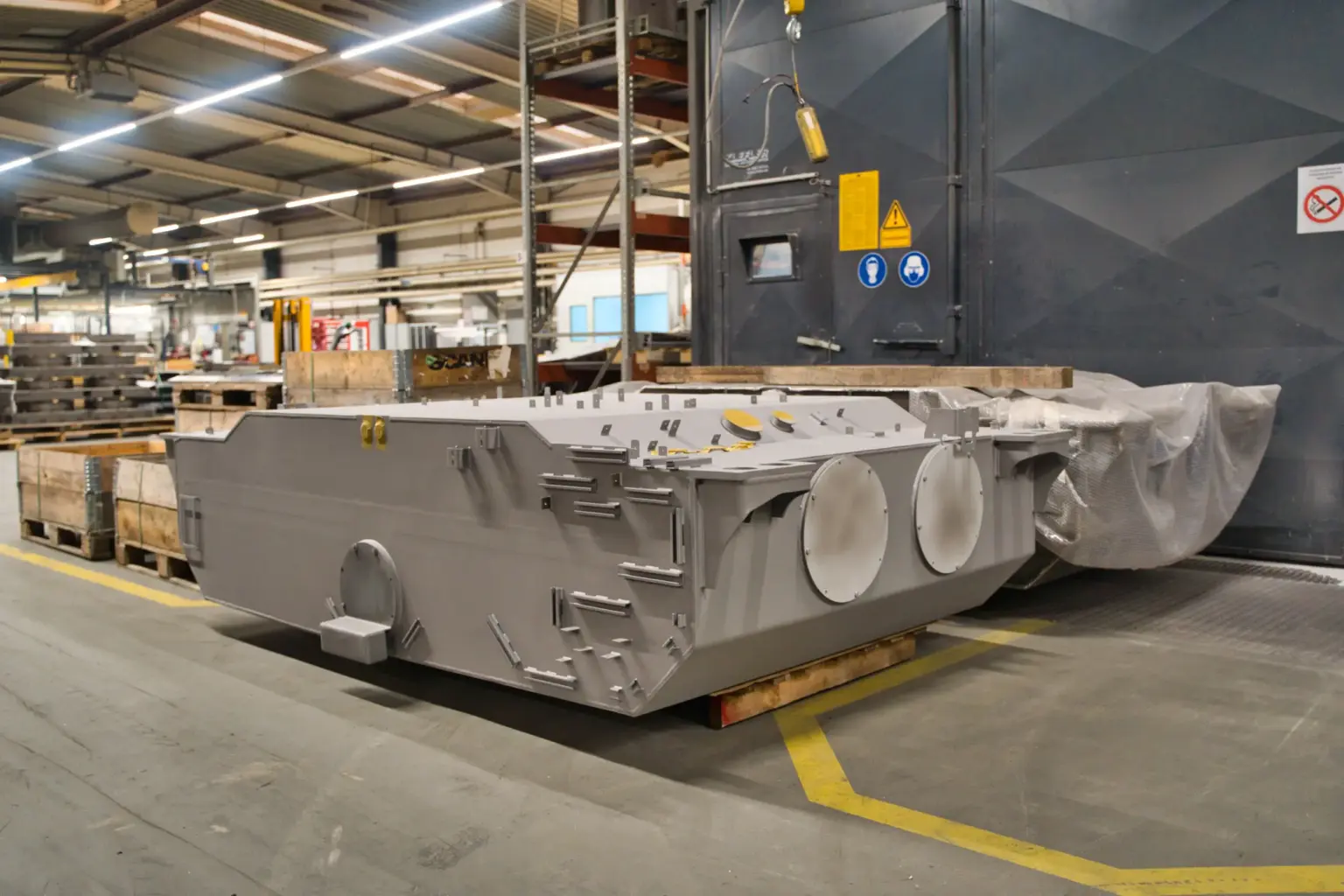 Twee grote tanks, gelast bij loonfabrikant SPALECK