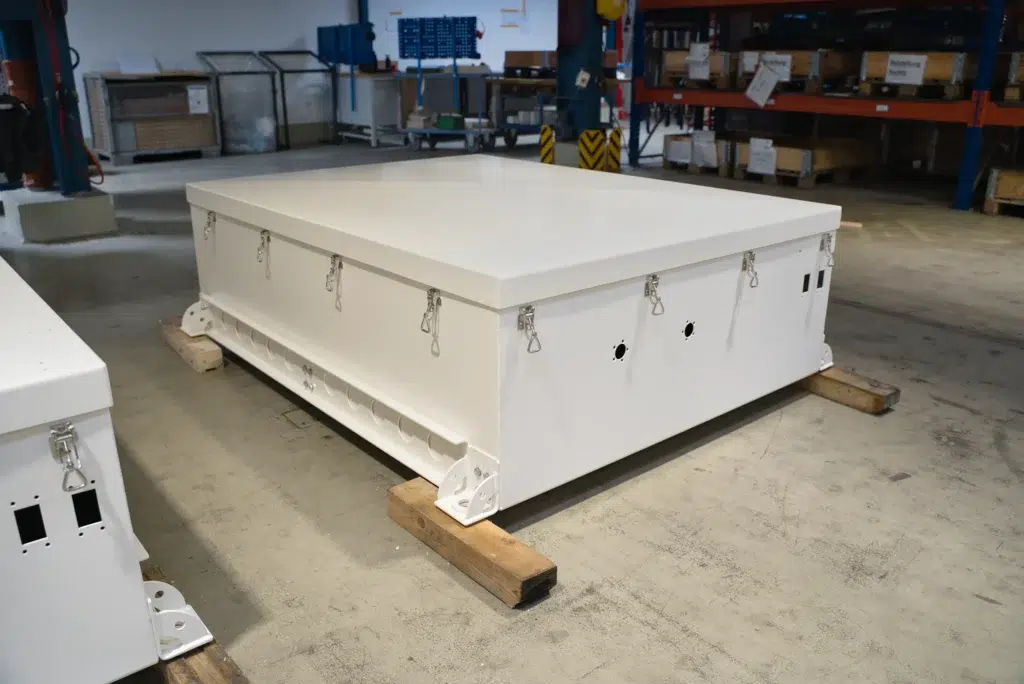 Groot lasconstructieonderdeel voor elektrische voertuigen van het type zware voertuigen. assemblage, inclusief montage in de productiefaciliteit van SPALECK.