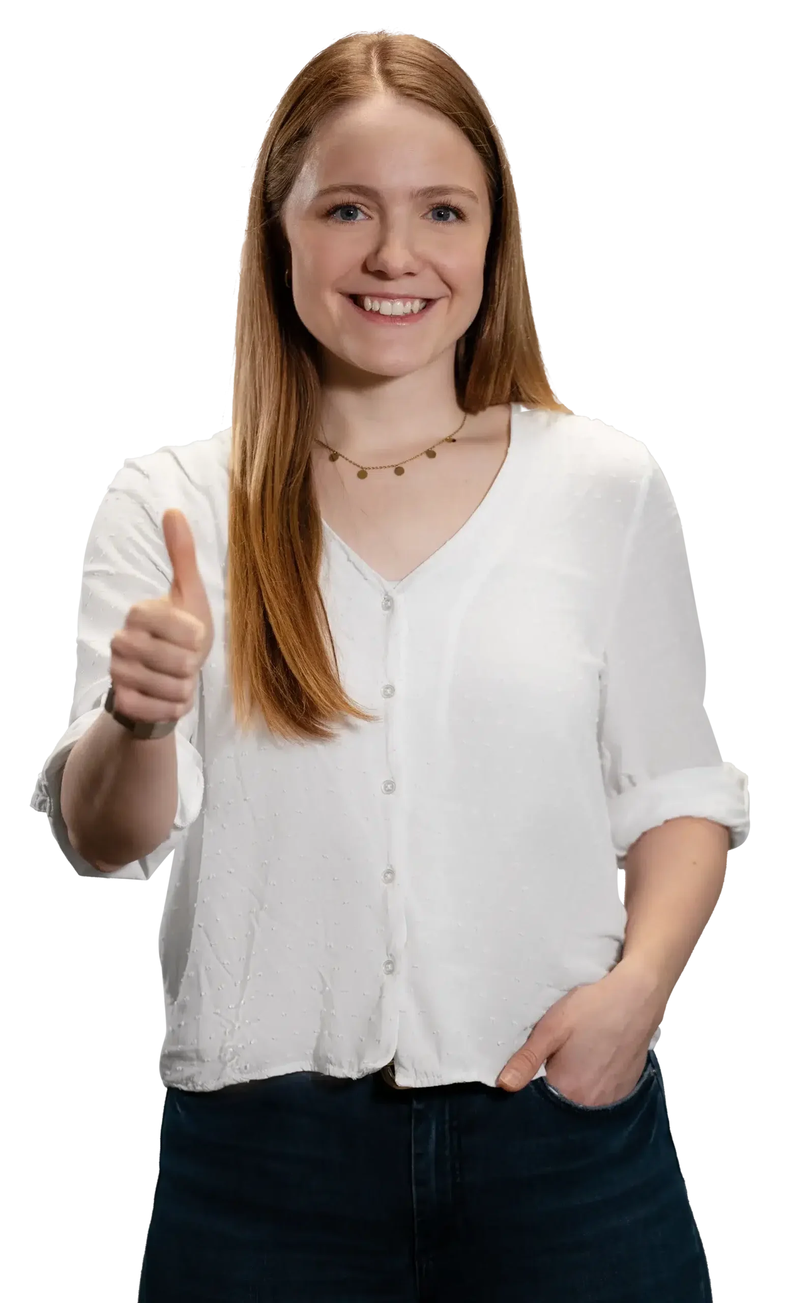 Een vrouw met haar duim omhoog, die naar de camera glimlacht.